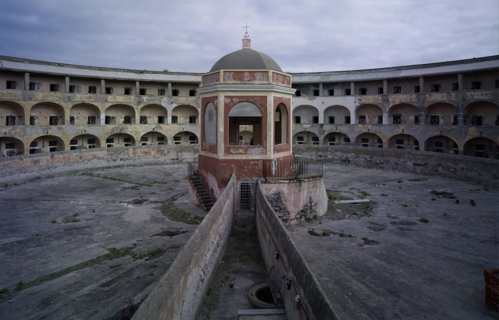 Raffaela Mariniello Il Panopticon Di Santo Stefano2